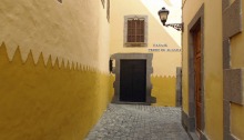 A colorful street in Las Palmas Old Town
