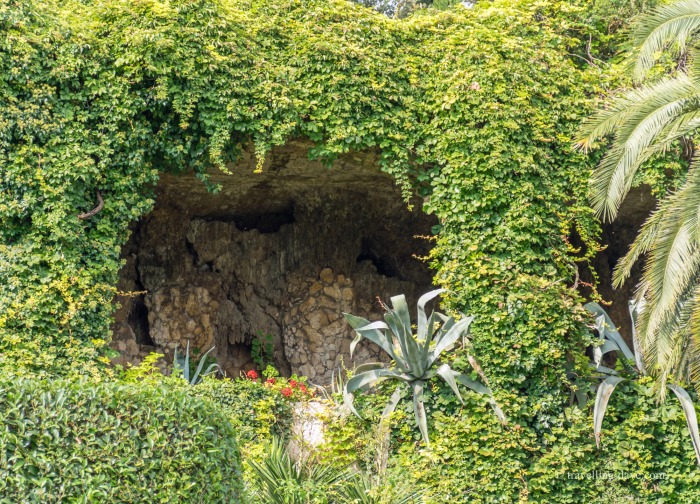 View of Isola del Garda gardens grotto